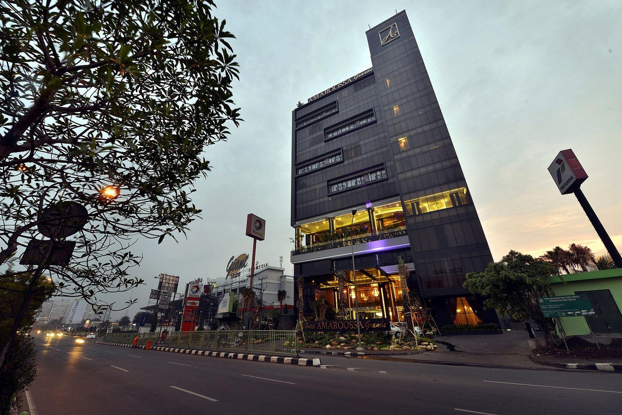 Amaroossa Grande Hotel Bekasi Exterior foto