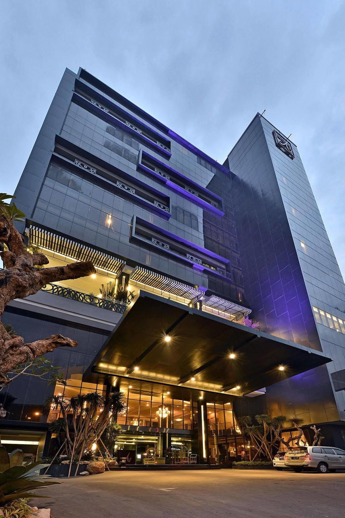 Amaroossa Grande Hotel Bekasi Exterior foto